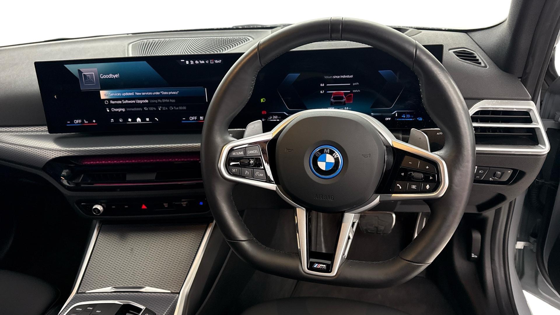 BMW 3 Series view 5