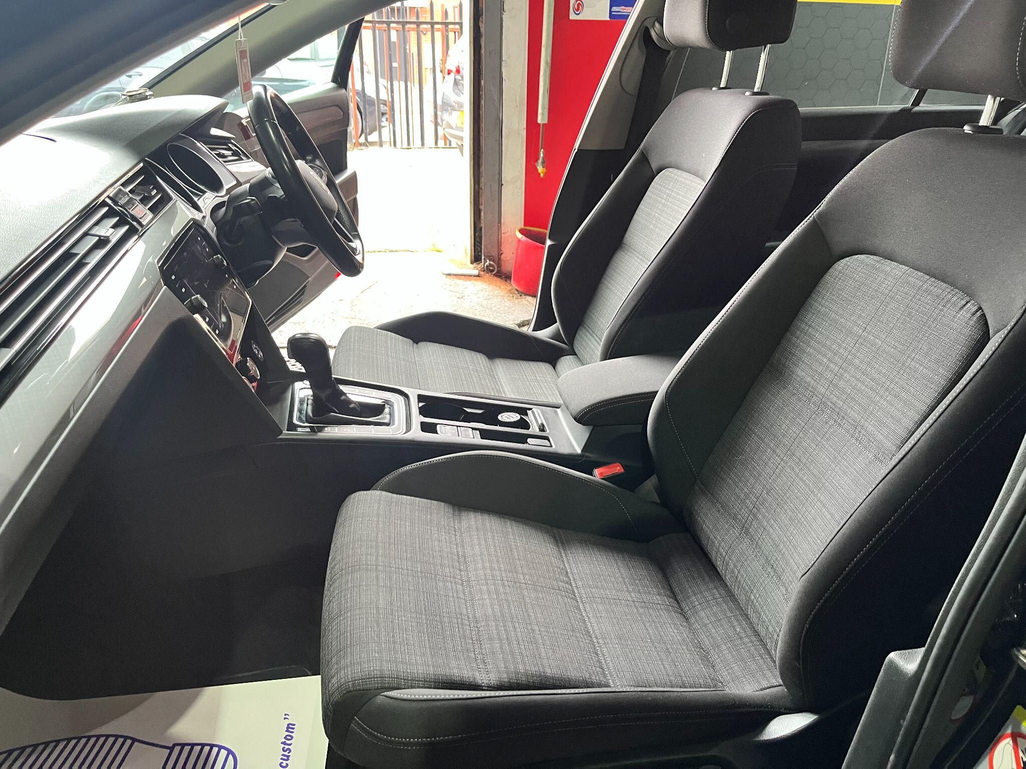Volkswagen Passat view 49