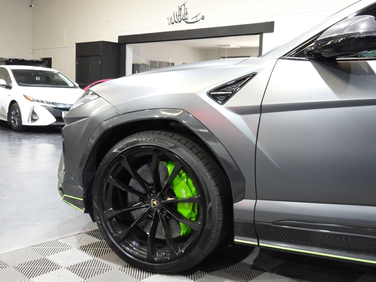 Lamborghini Urus view 70