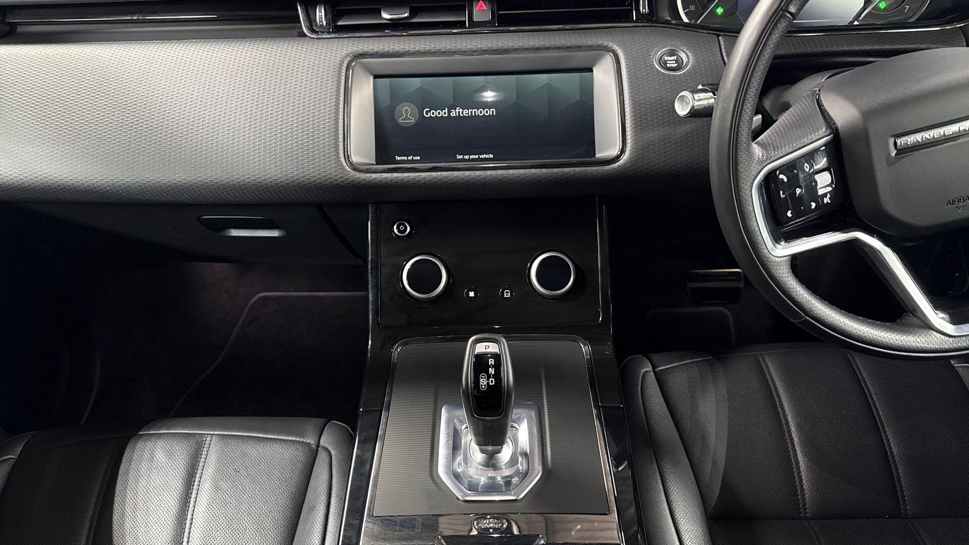 Land Rover Discovery Sport view 14