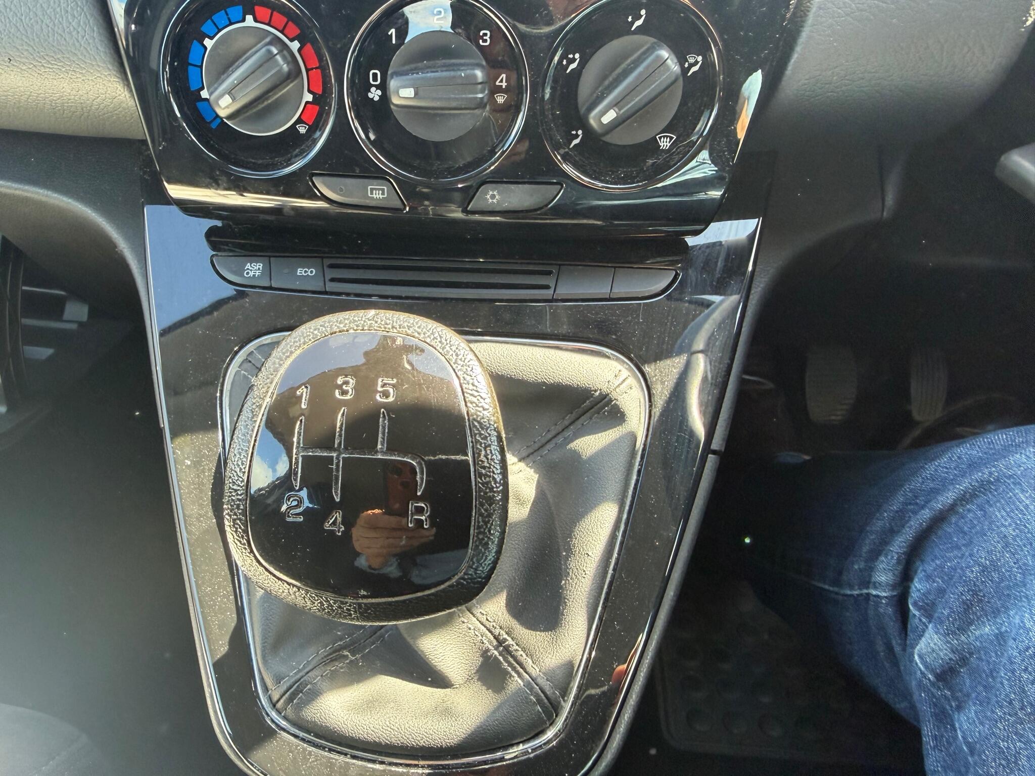 Chrysler Ypsilon view 48
