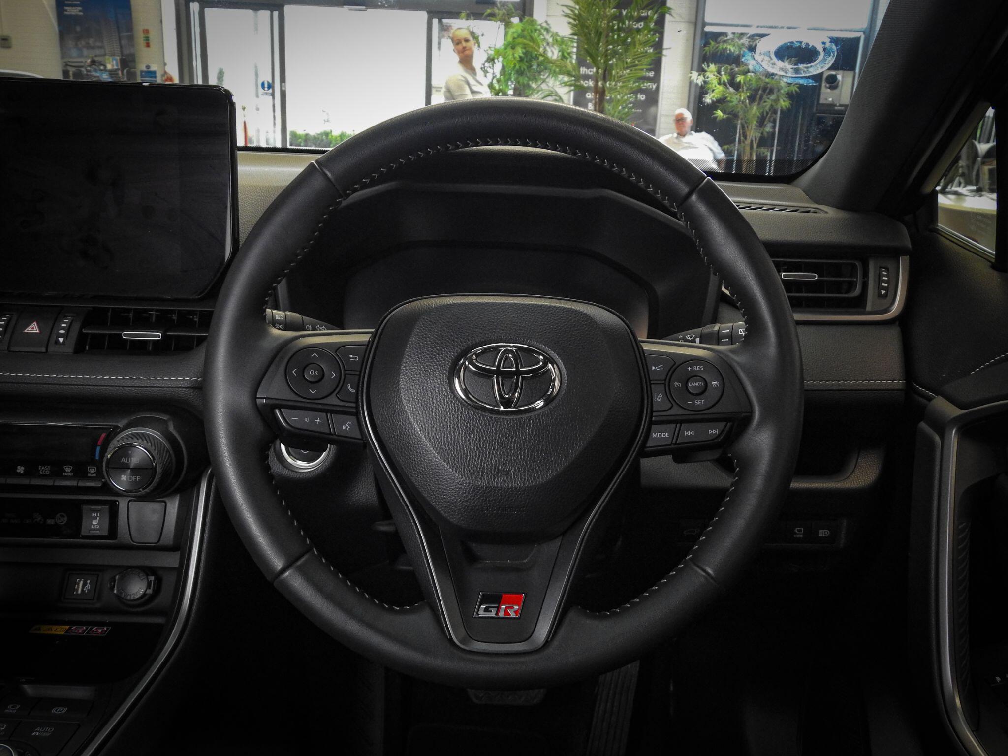 Toyota Rav4 view 25