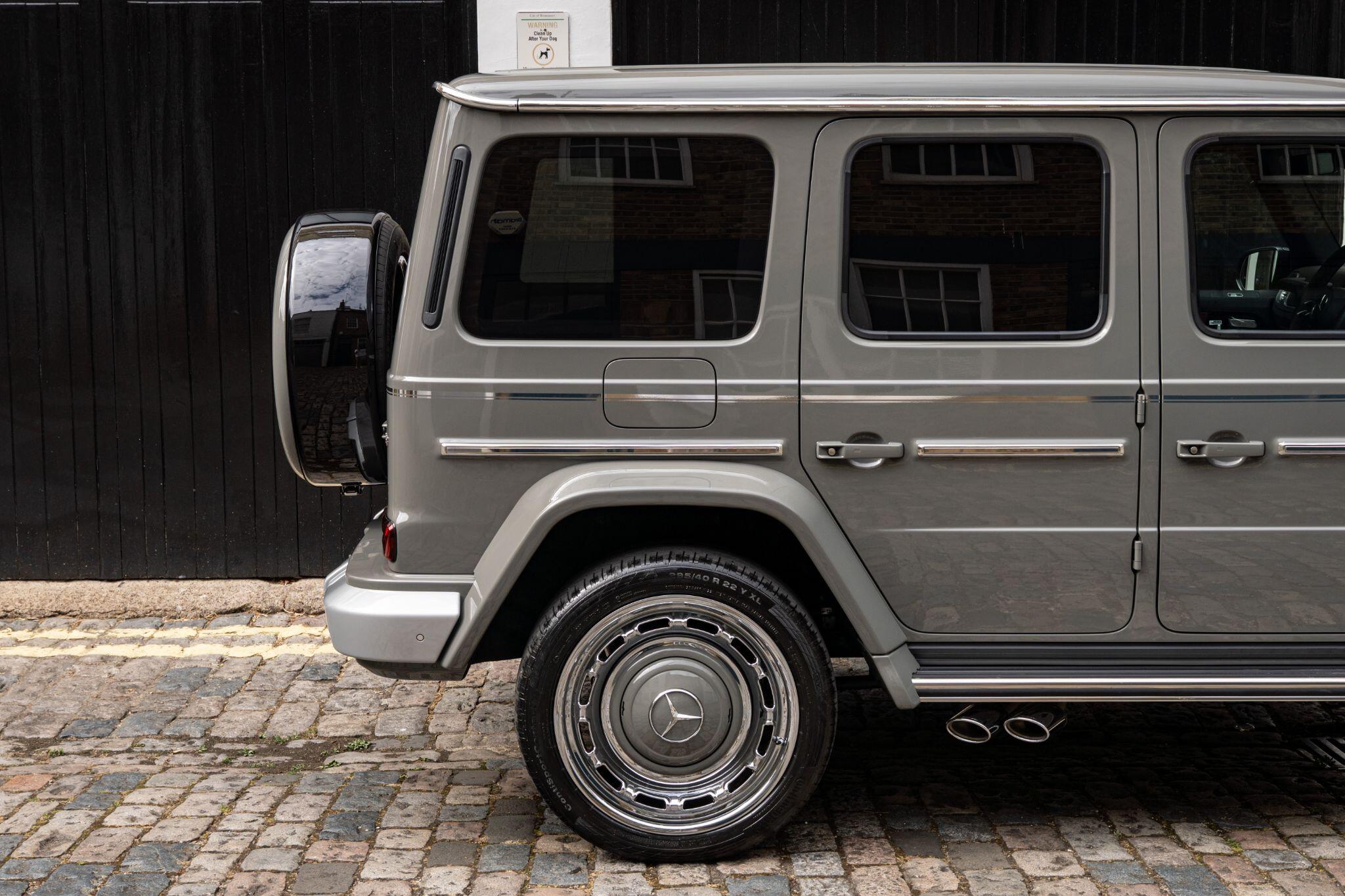 Mercedes-Benz G-Class view 28