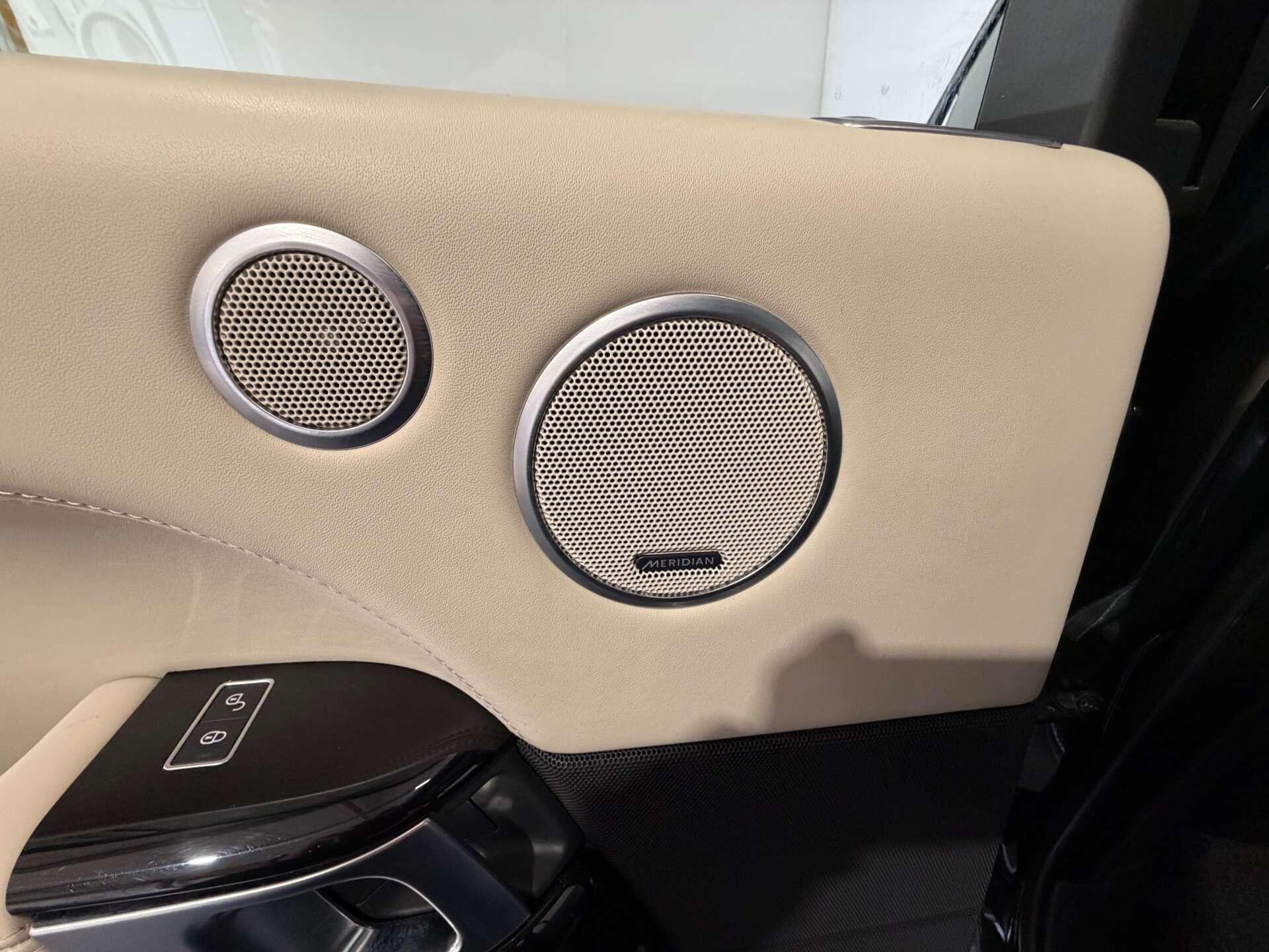 Land Rover Range Rover view 70