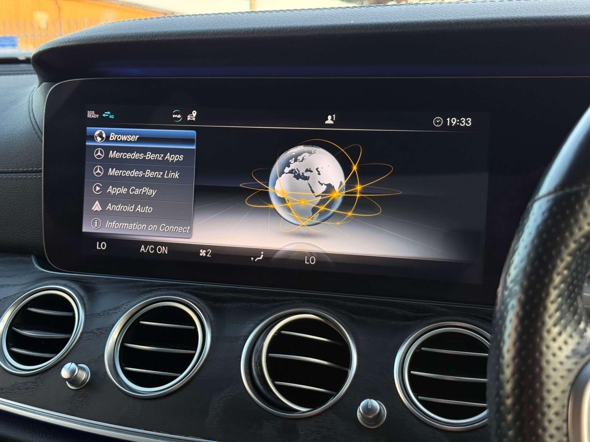 Mercedes-Benz E Class view 70
