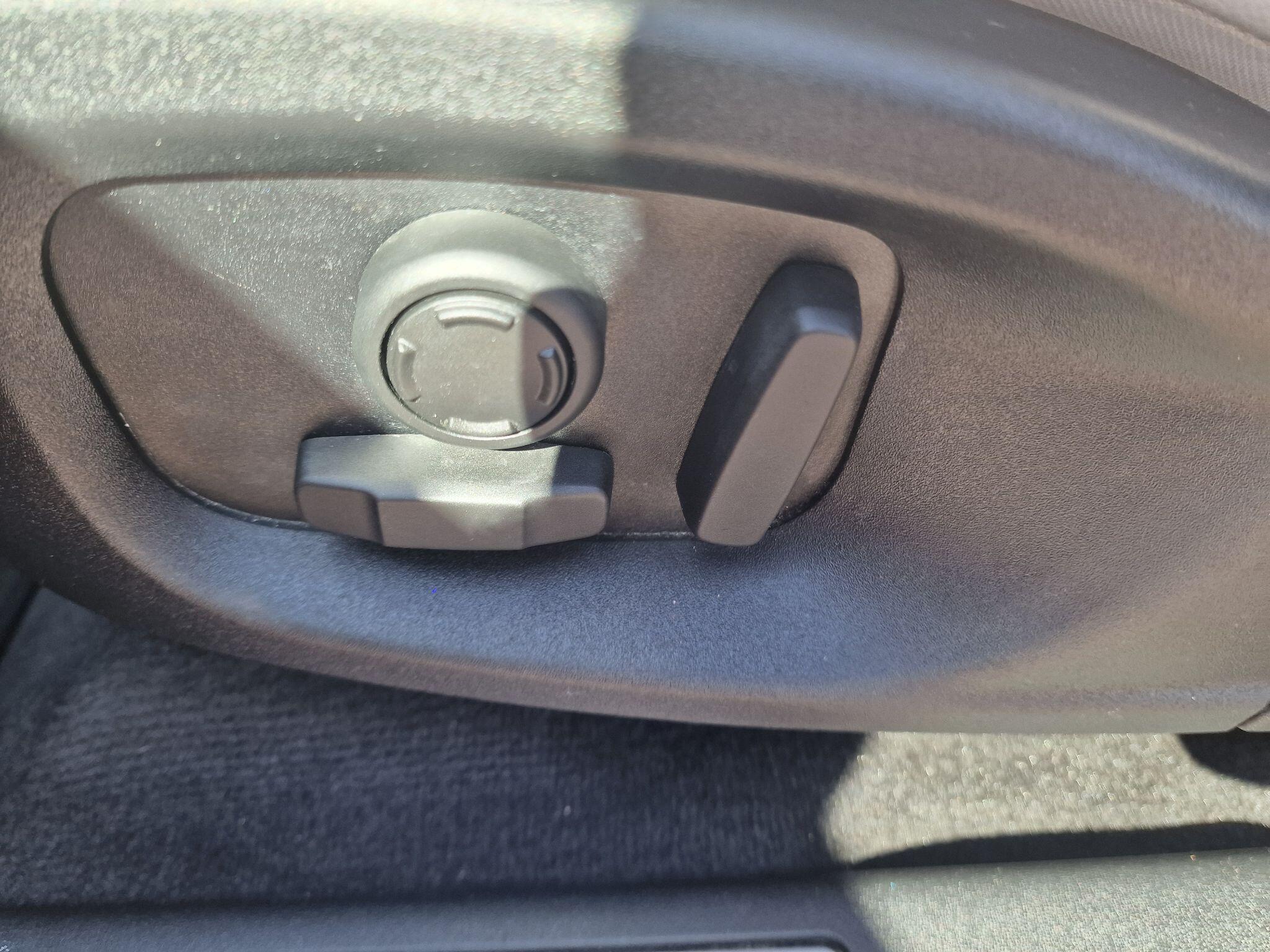 Jaguar E-Pace view 24