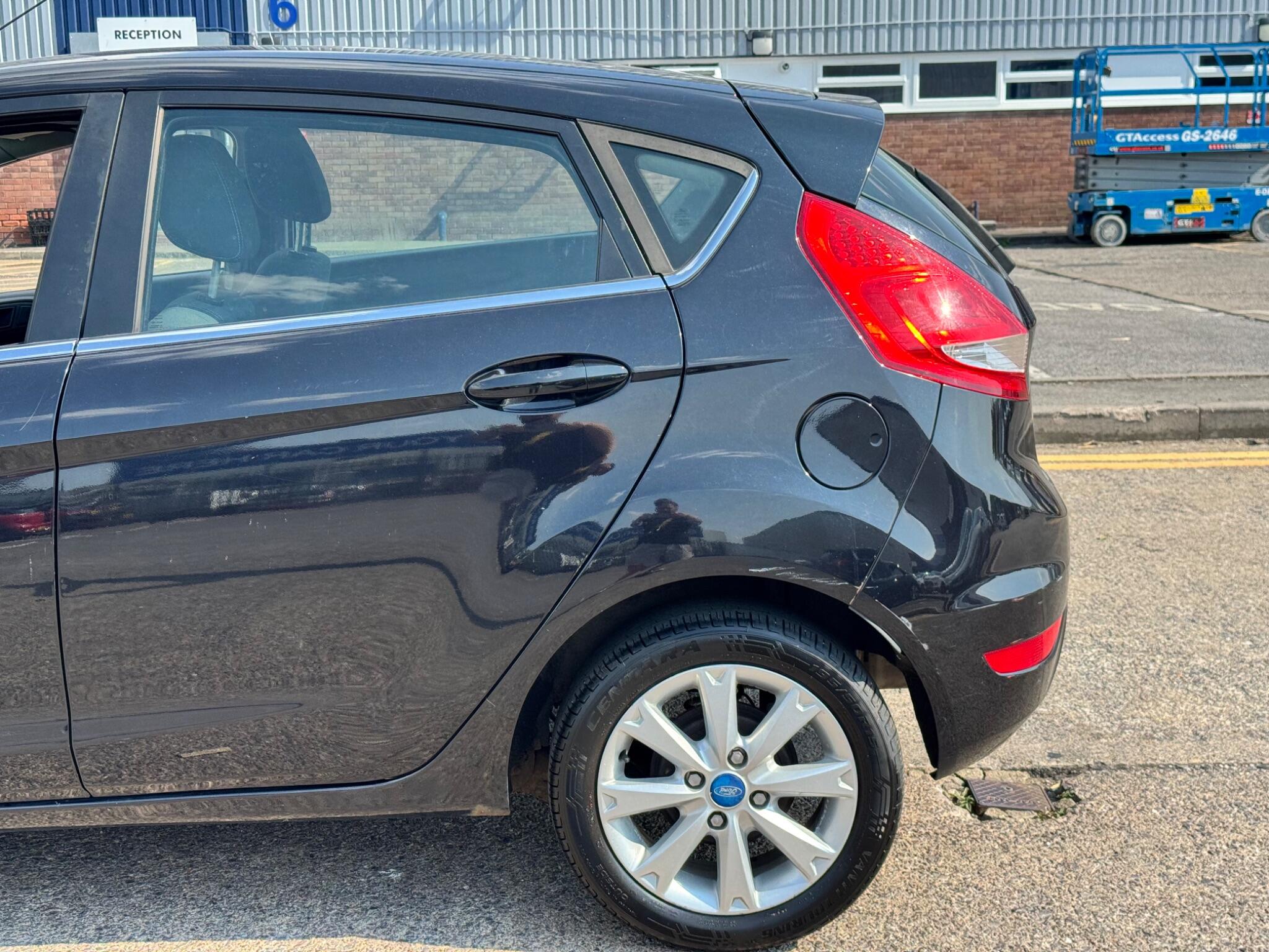 Ford Fiesta view 40