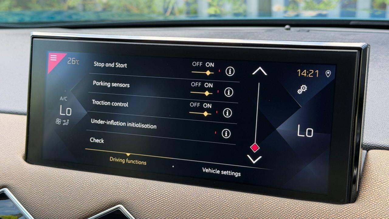 DS Automobiles DS 3 Crossback view 24