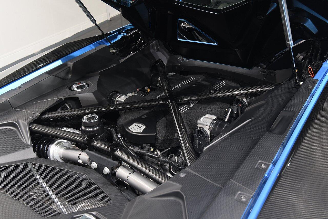 Lamborghini Aventador view 50