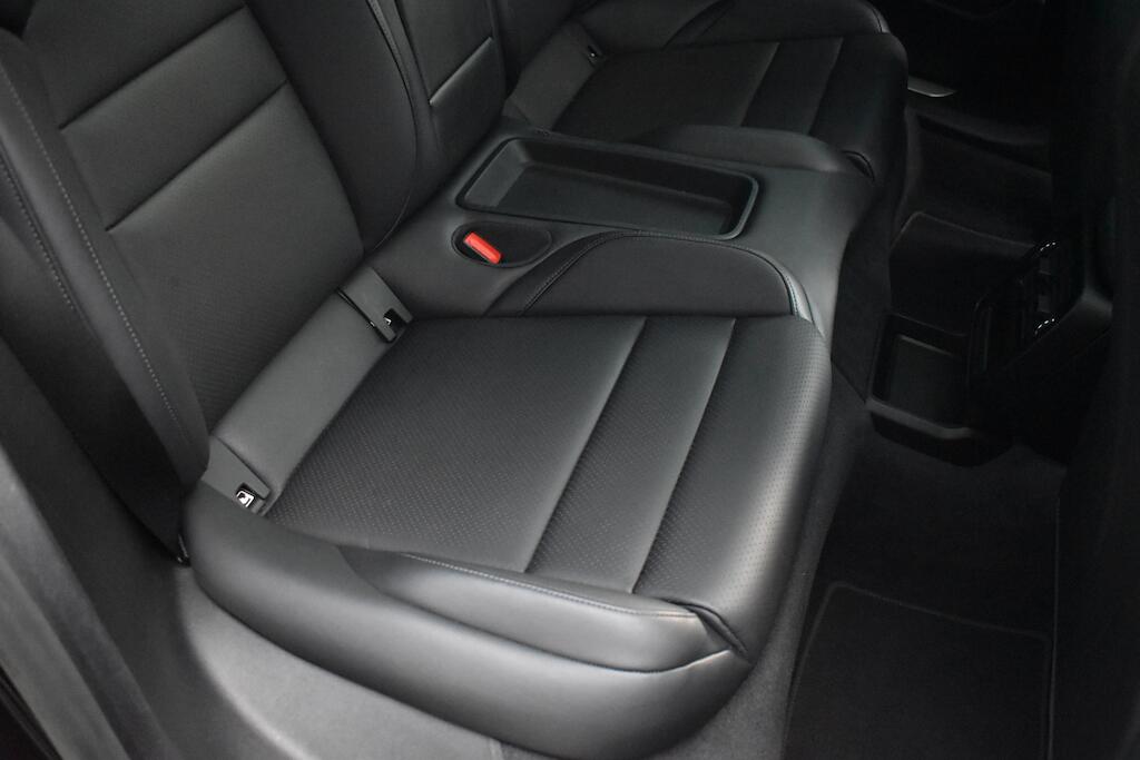 Porsche Taycan view 35