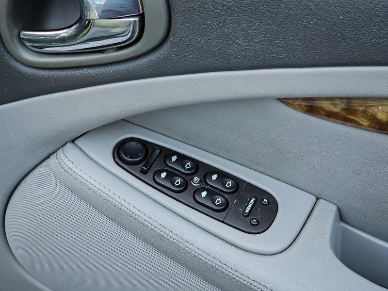 2004 Jaguar S-Type 3.0 V6 SE Plus 4dr • 71,000 miles image 32