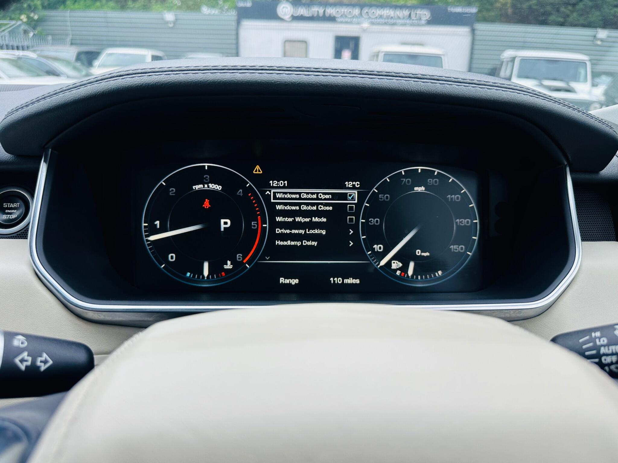 Land Rover Range Rover view 32
