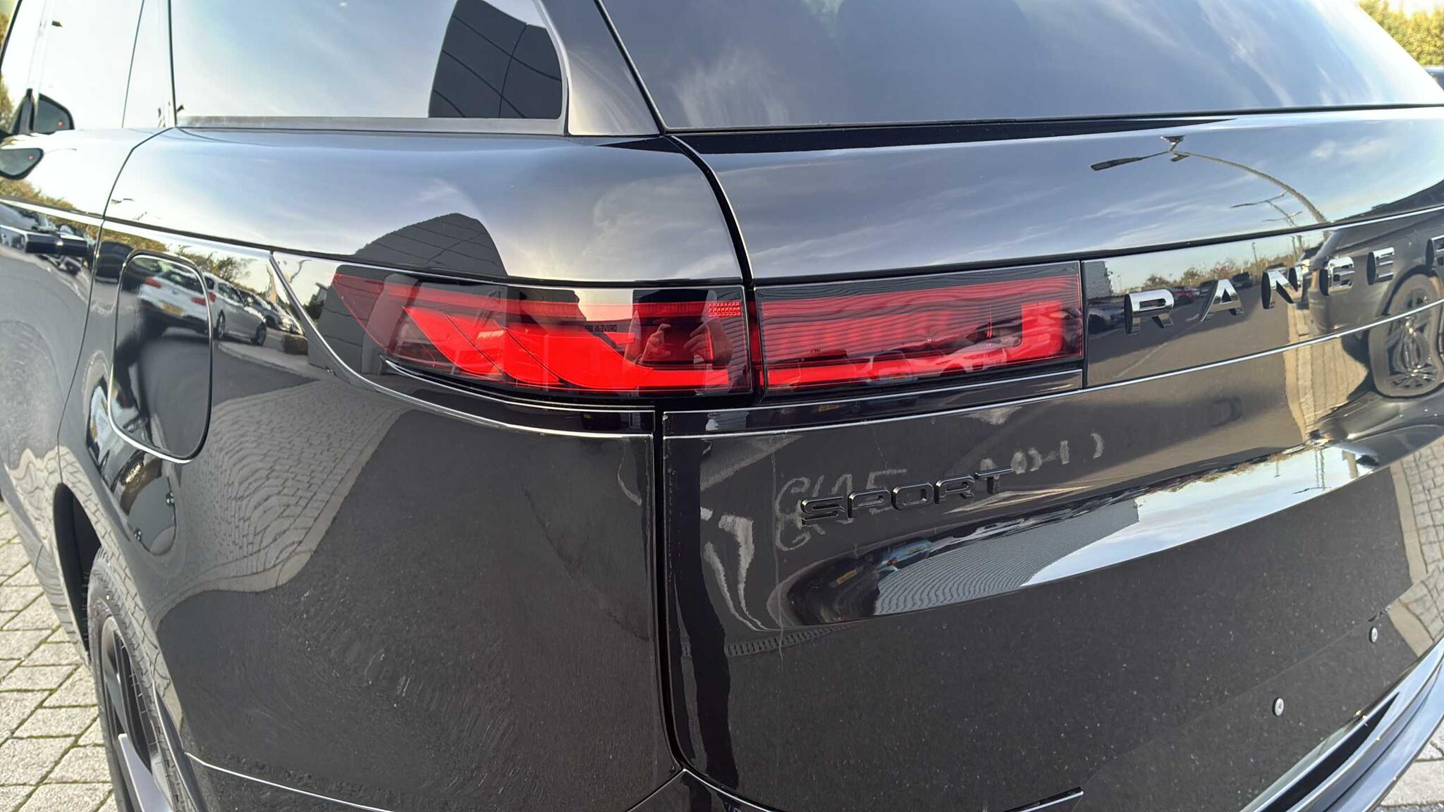 Land Rover Range Rover Sport view 19