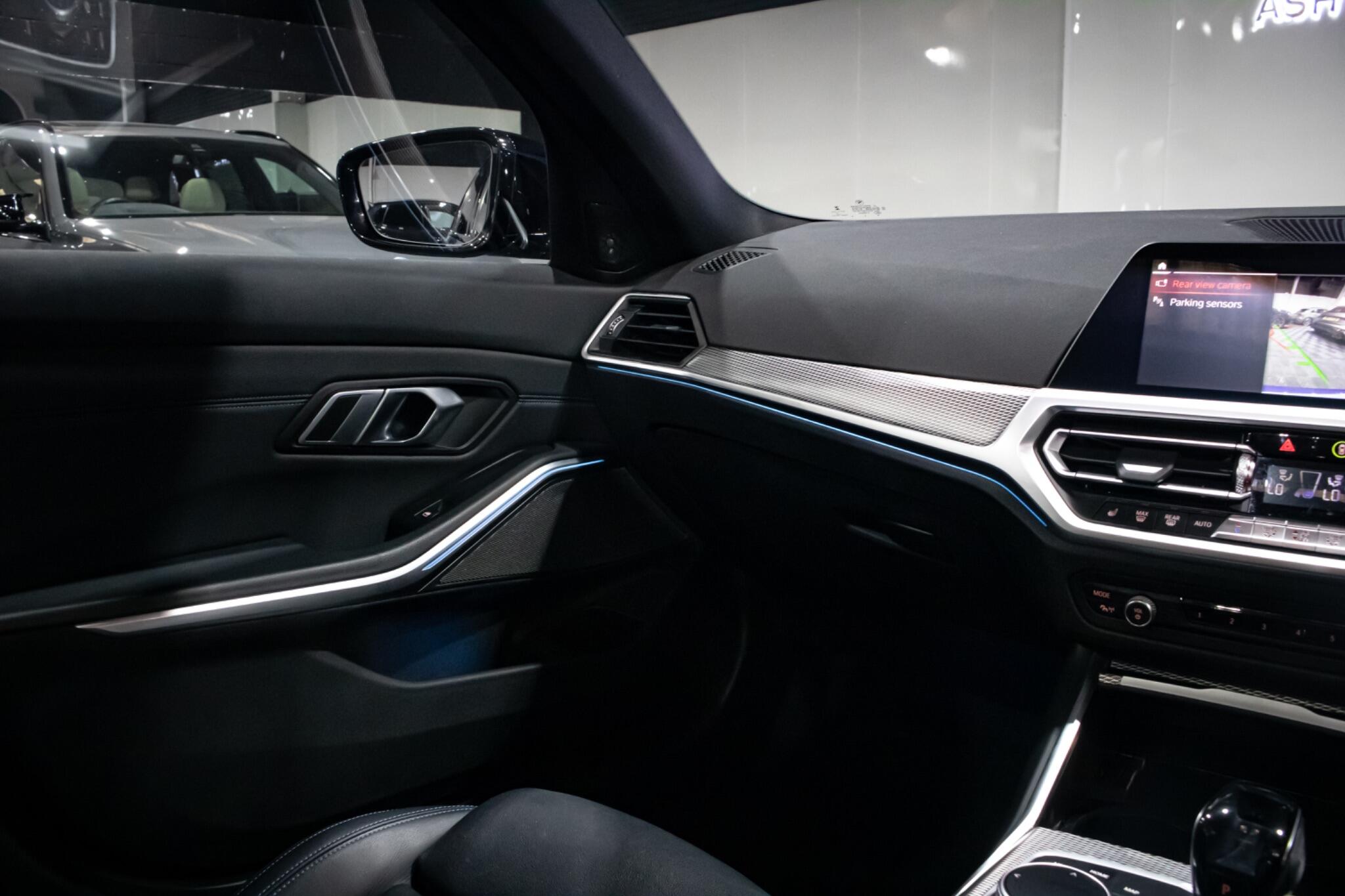 BMW 3 Series view 29