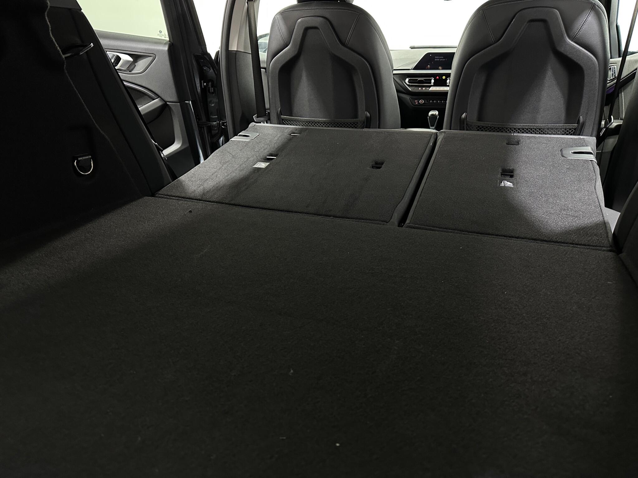 BMW 1 Series view 45