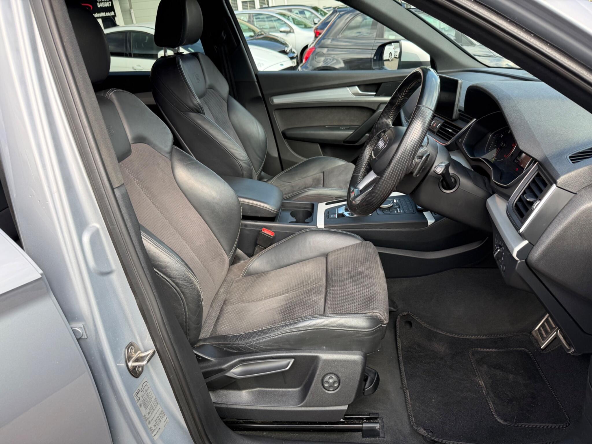 Audi Q5 view 22