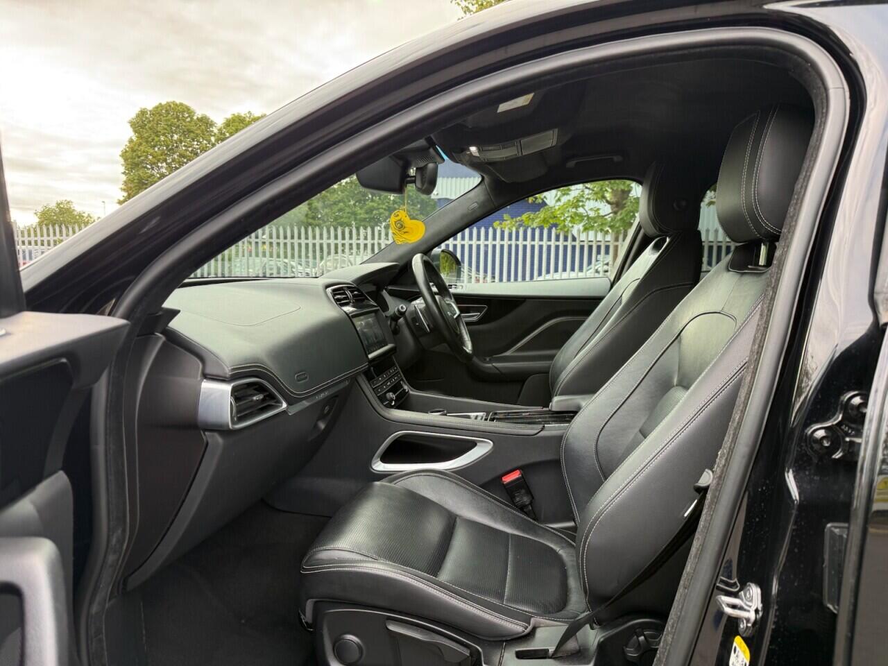 Jaguar F-Pace view 9