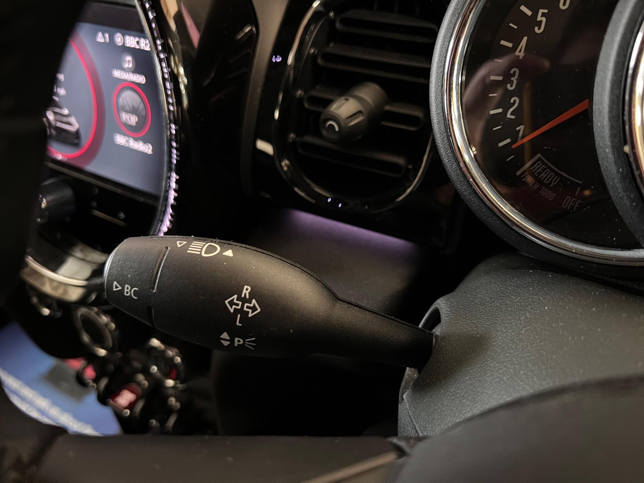 Mini Hatch view 34