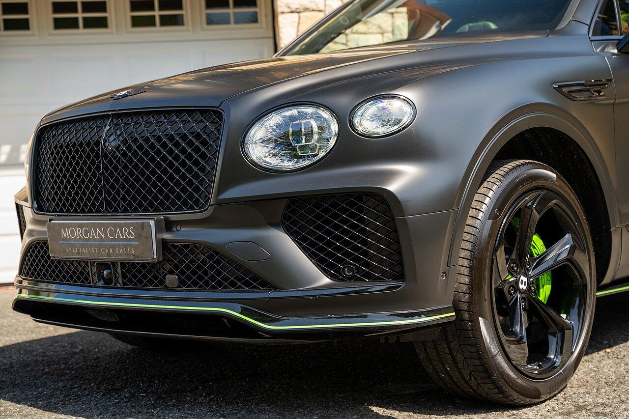 Bentley Bentayga view 110