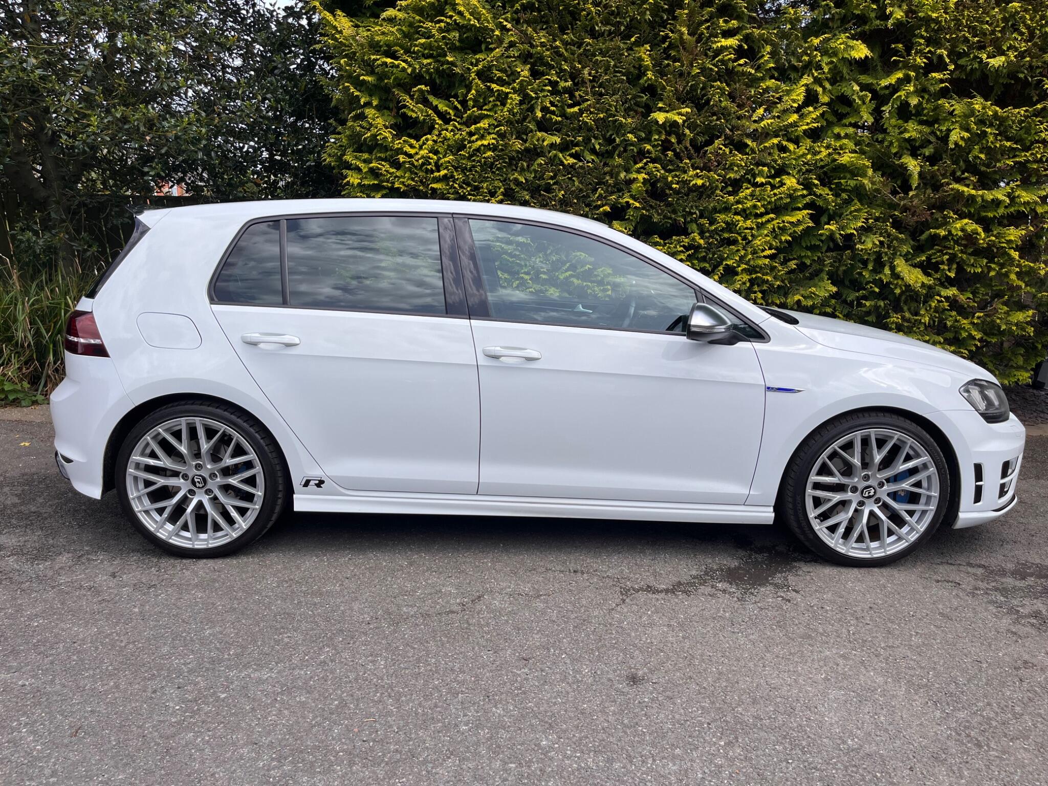 Volkswagen Golf view 18