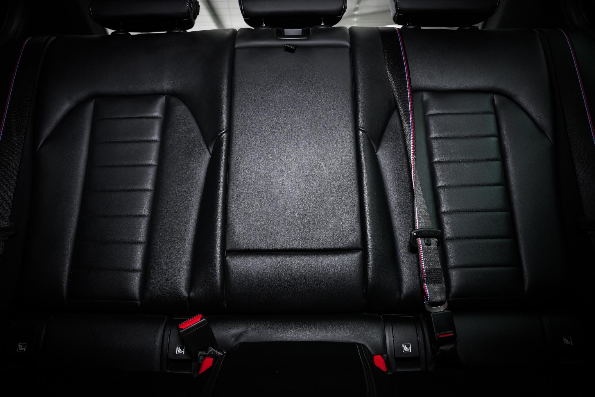BMW 3 Series view 24