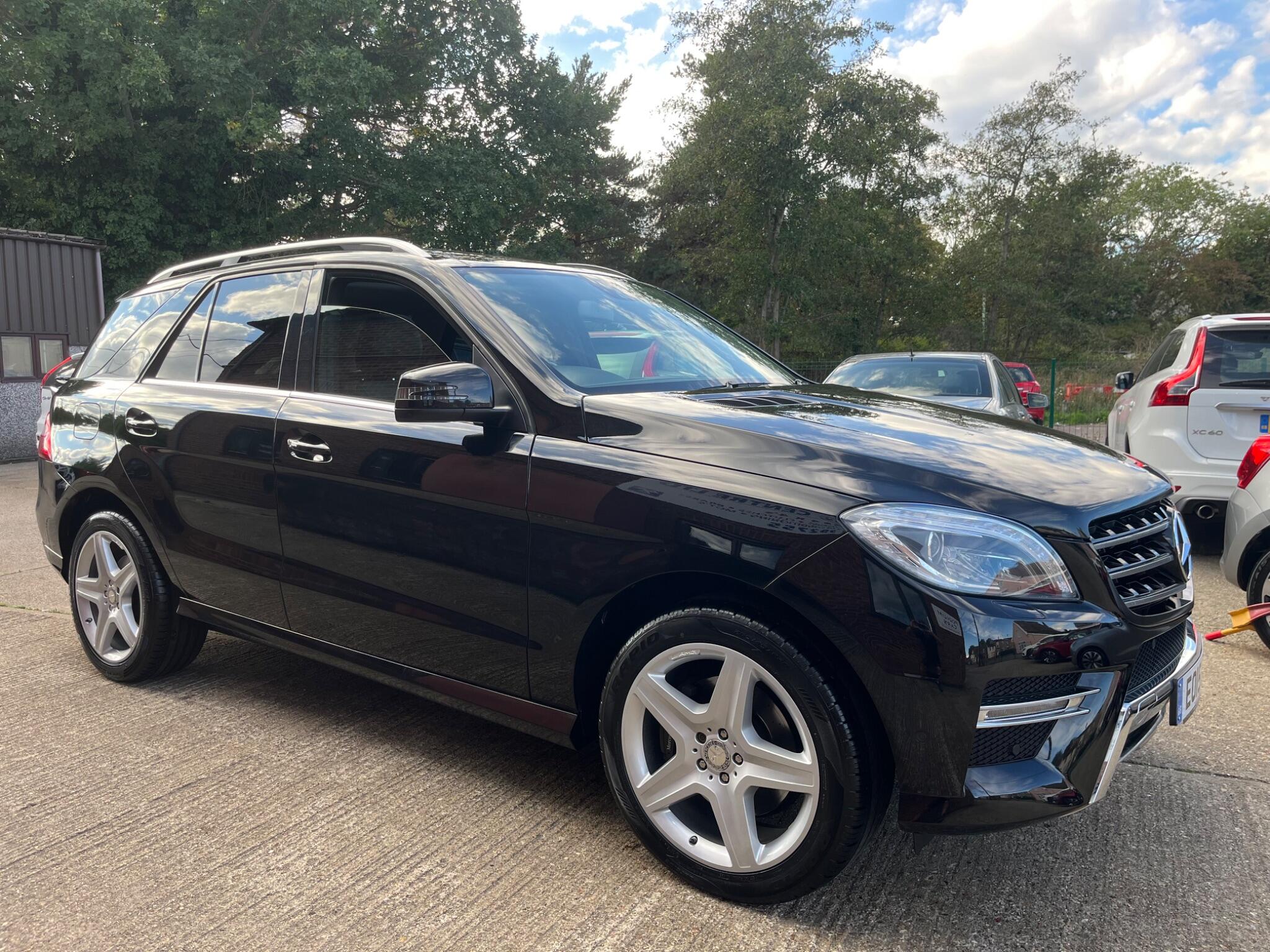 Mercedes-Benz M-Class view 25