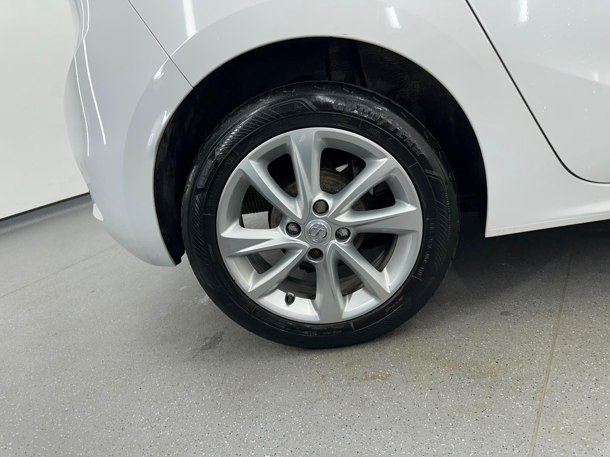 Vauxhall Corsa view 19