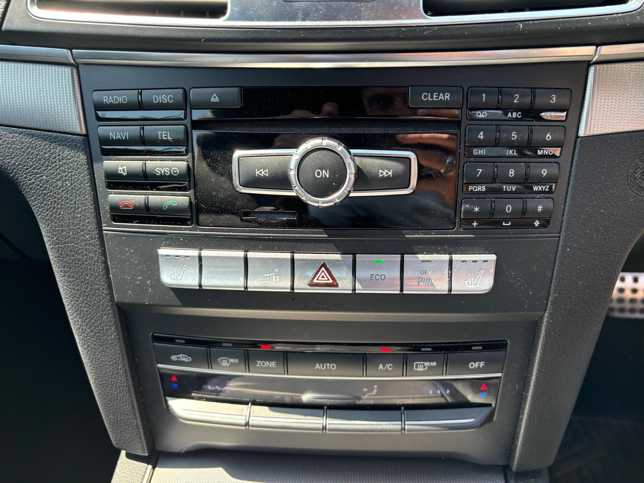 Mercedes-Benz E Class view 26