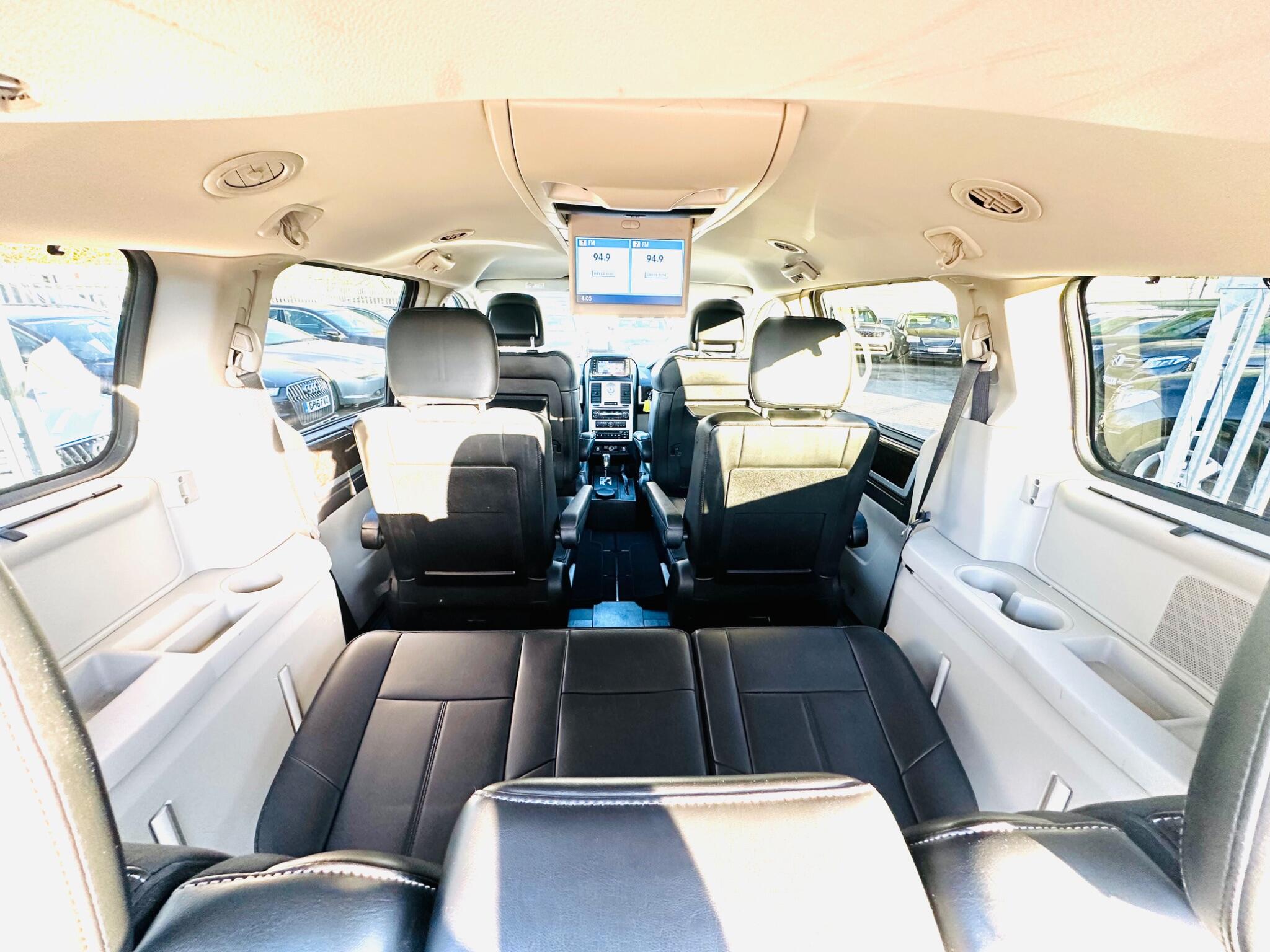 Chrysler Grand Voyager view 60
