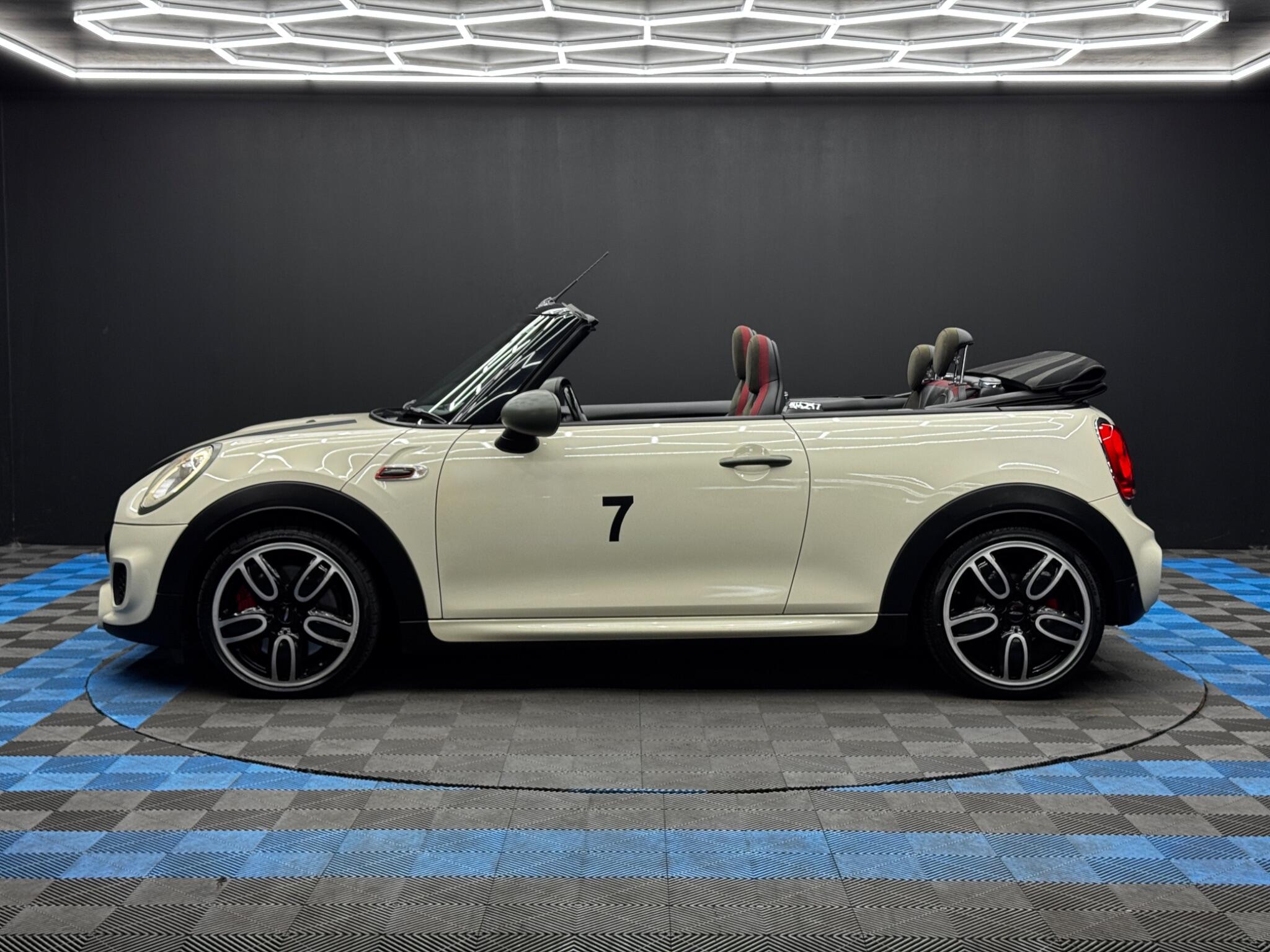 Mini Convertible view 7