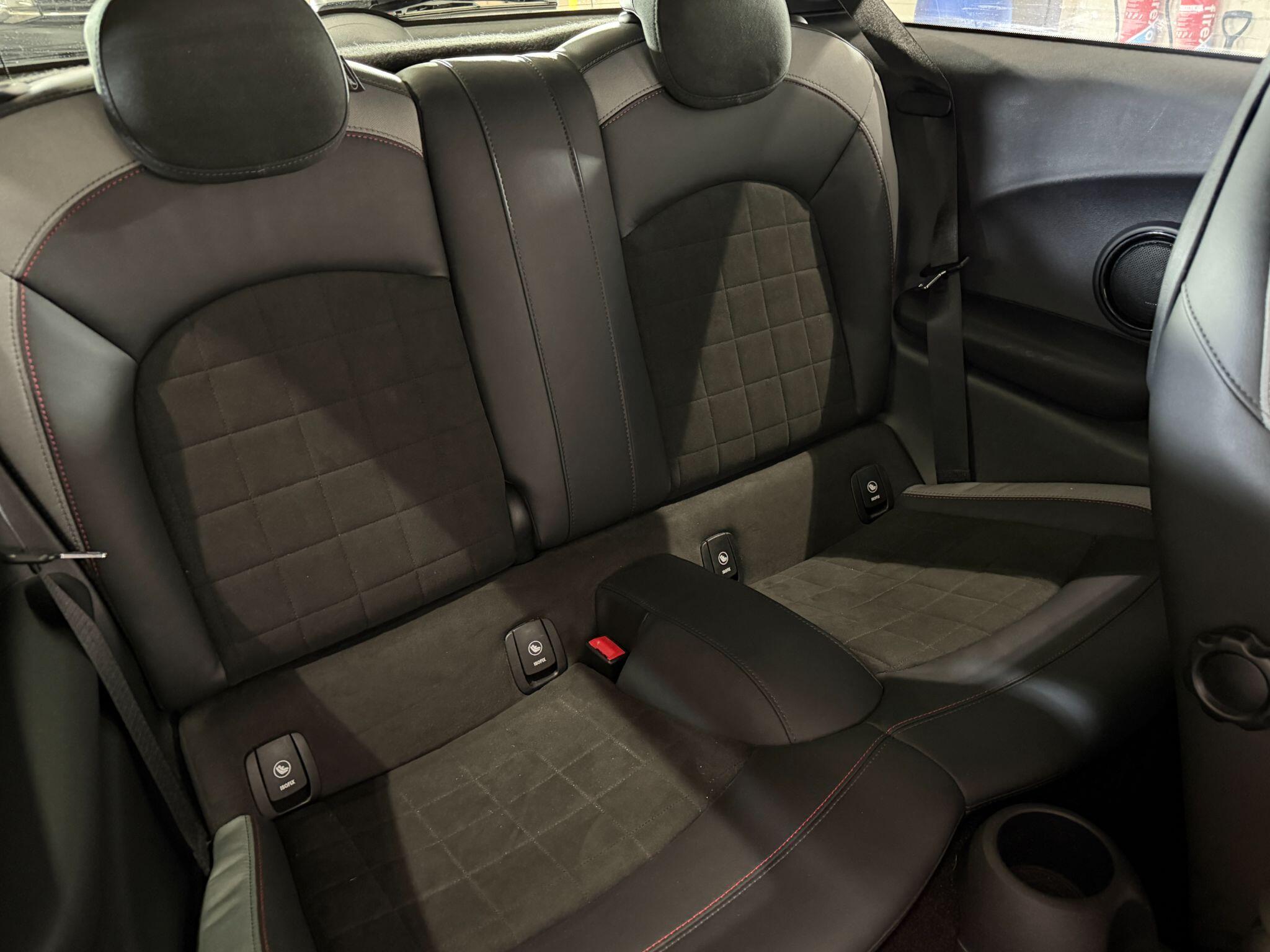 Mini Hatch view 32