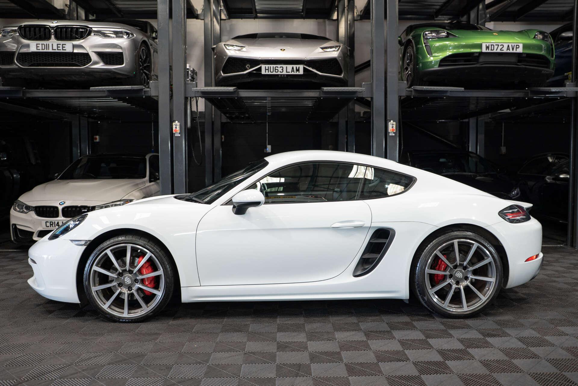 Porsche Cayman view 8