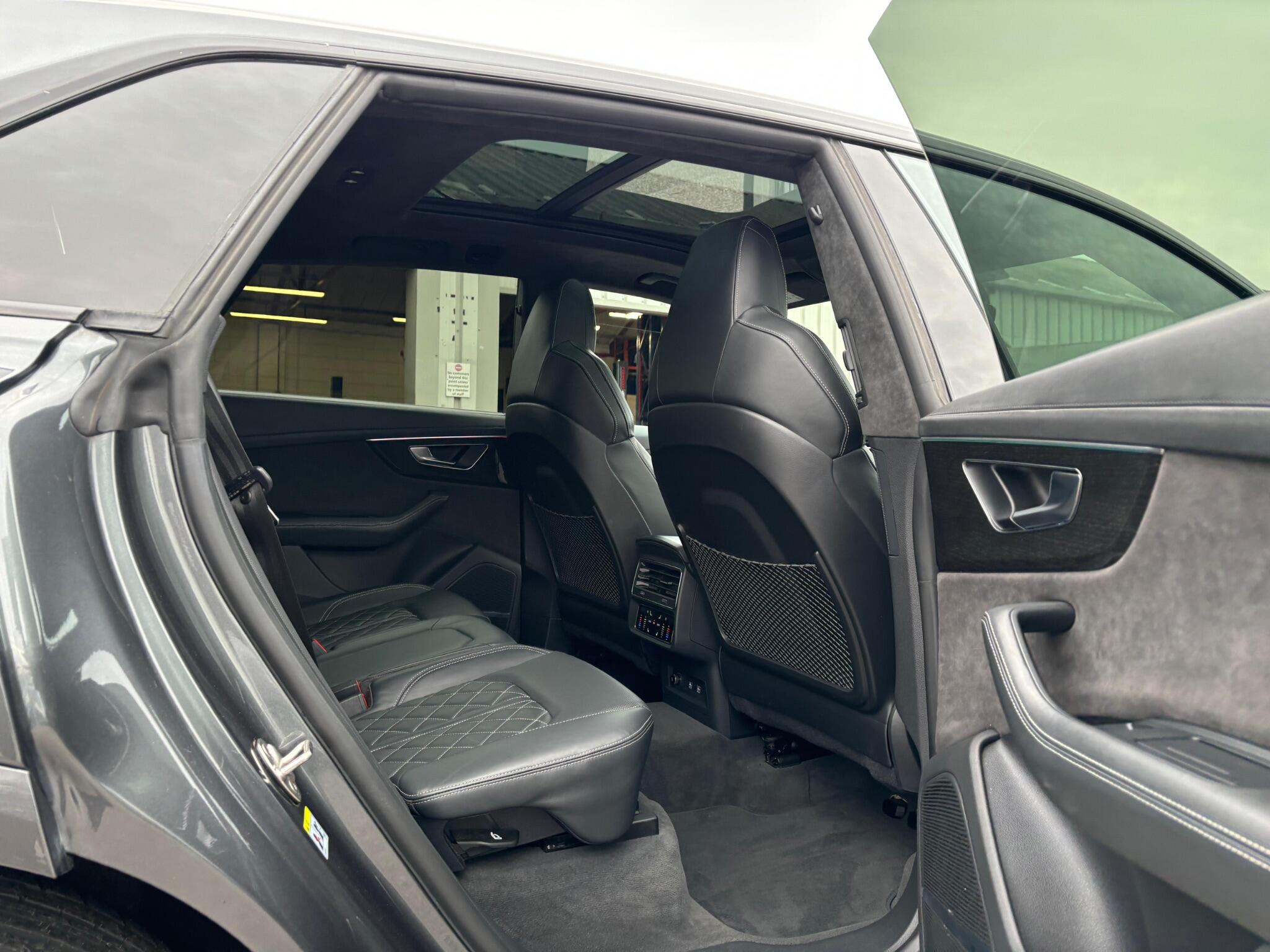 Audi Q8 view 11