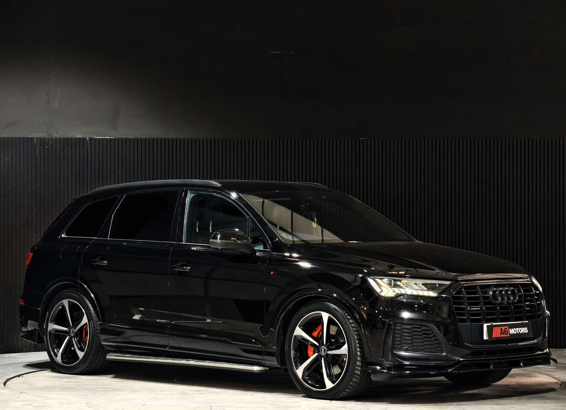 Audi Q7 view 6