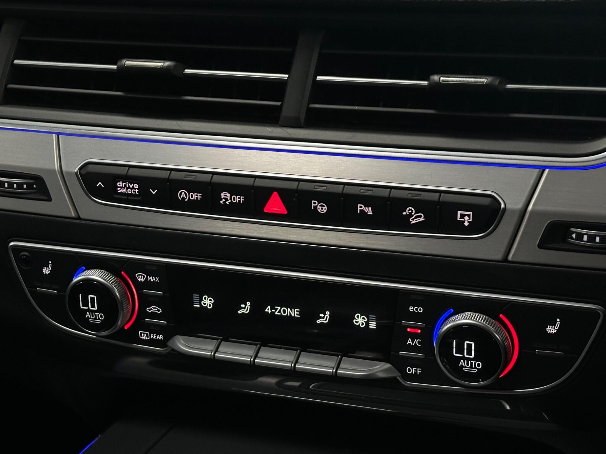 Audi Q7 view 30