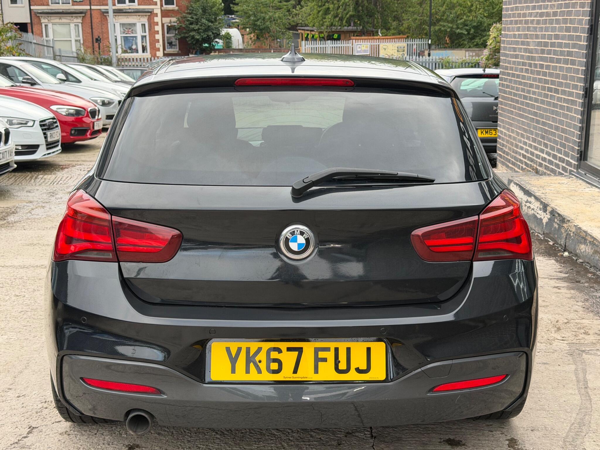 BMW 1 Series view 5