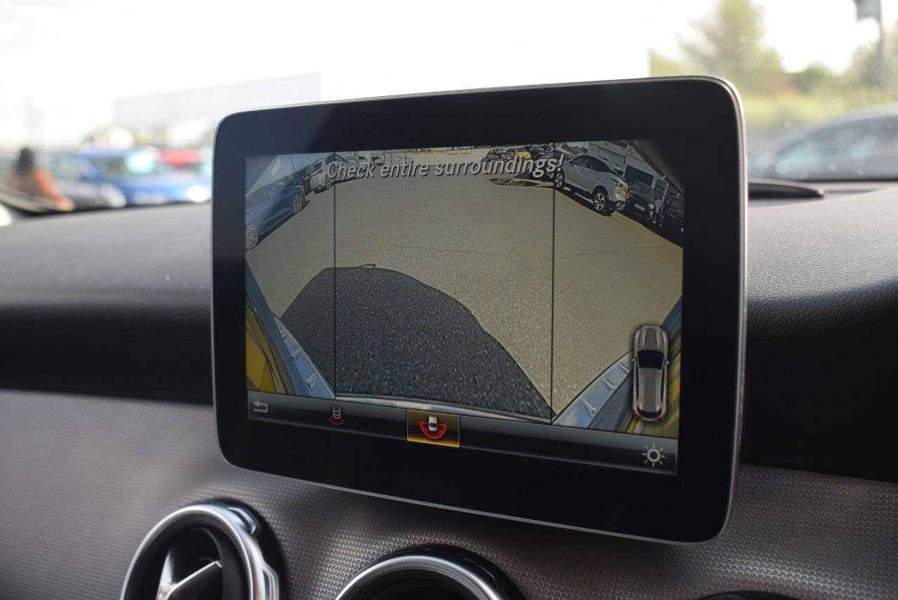 Mercedes-Benz GLA view 21