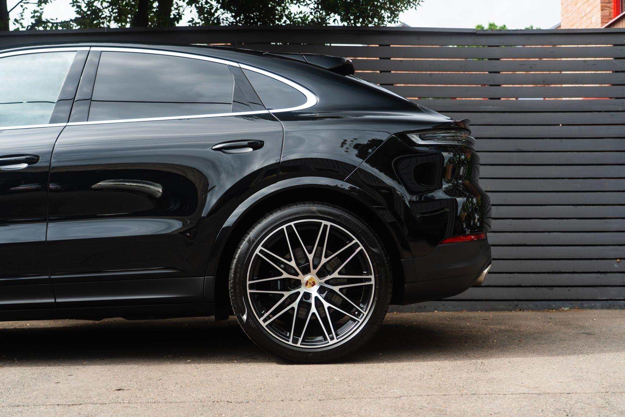 Porsche Cayenne view 40