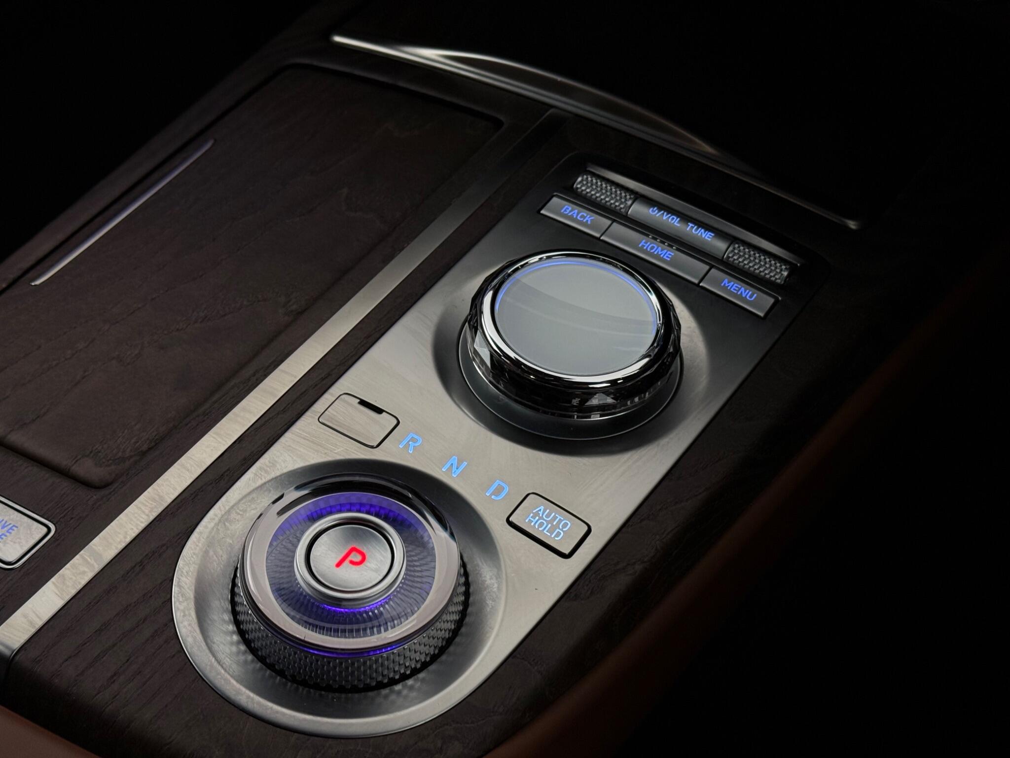 Genesis G80 view 24