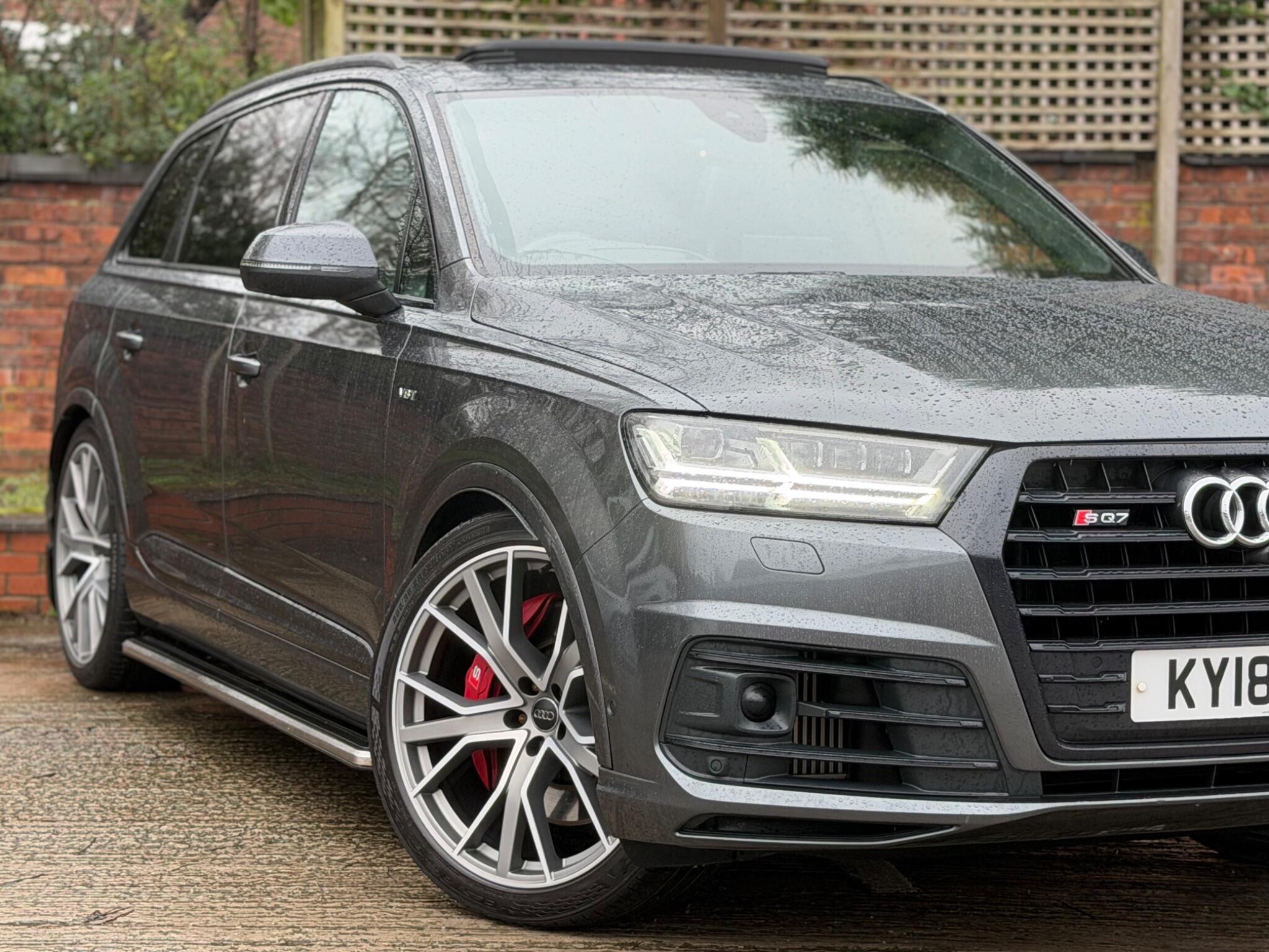 Audi SQ7 view 5