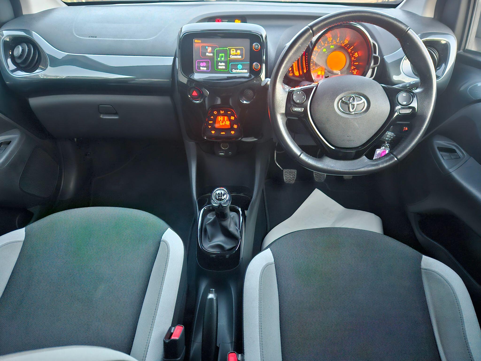 2018 Toyota AYGO 1.0 VVT-i x-press Euro 6 5dr • 14,600 miles image 18