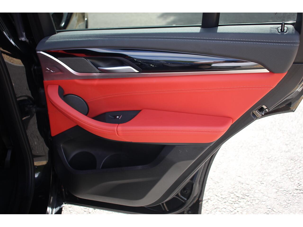 BMW X4 view 37