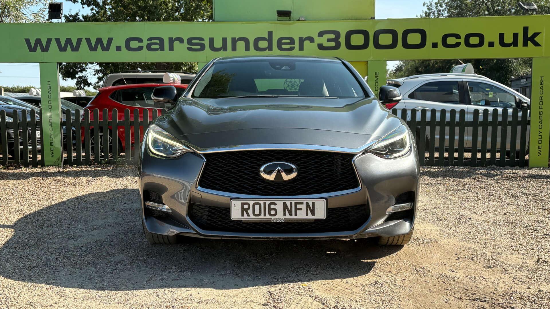 Infiniti Q30 view 2