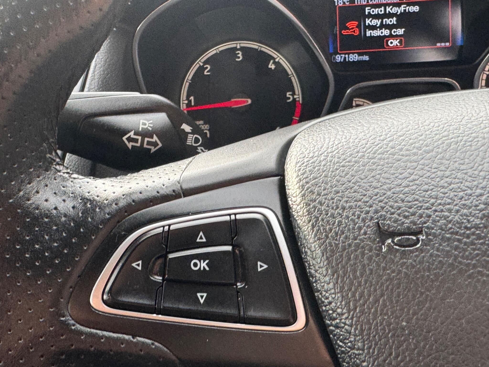 Ford Focus view 20