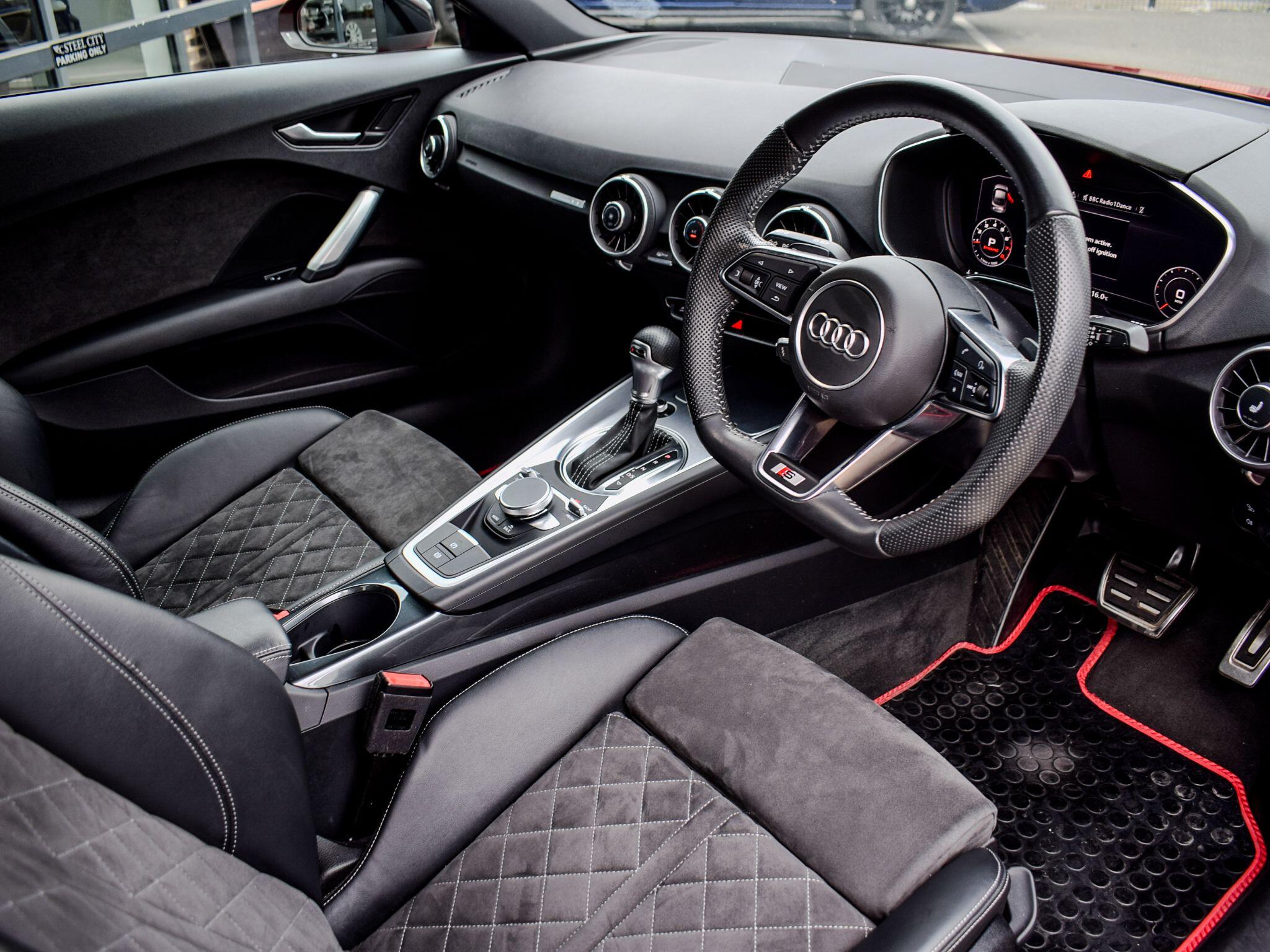 Audi TT view 12