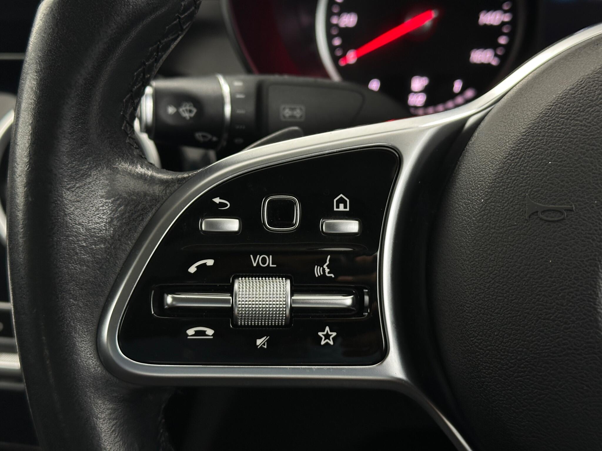 Mercedes-Benz C-Class view 15