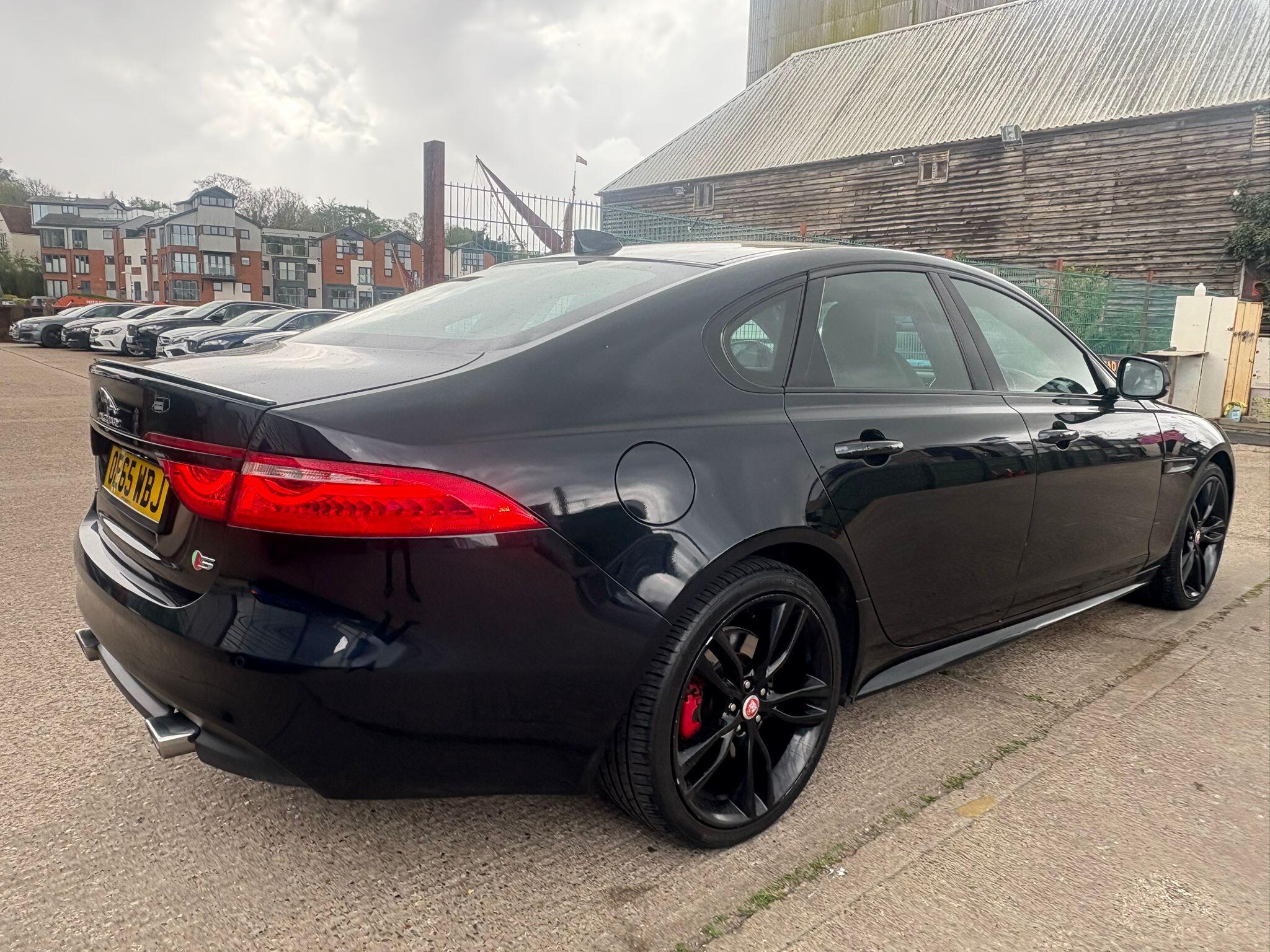 Jaguar XF view 7