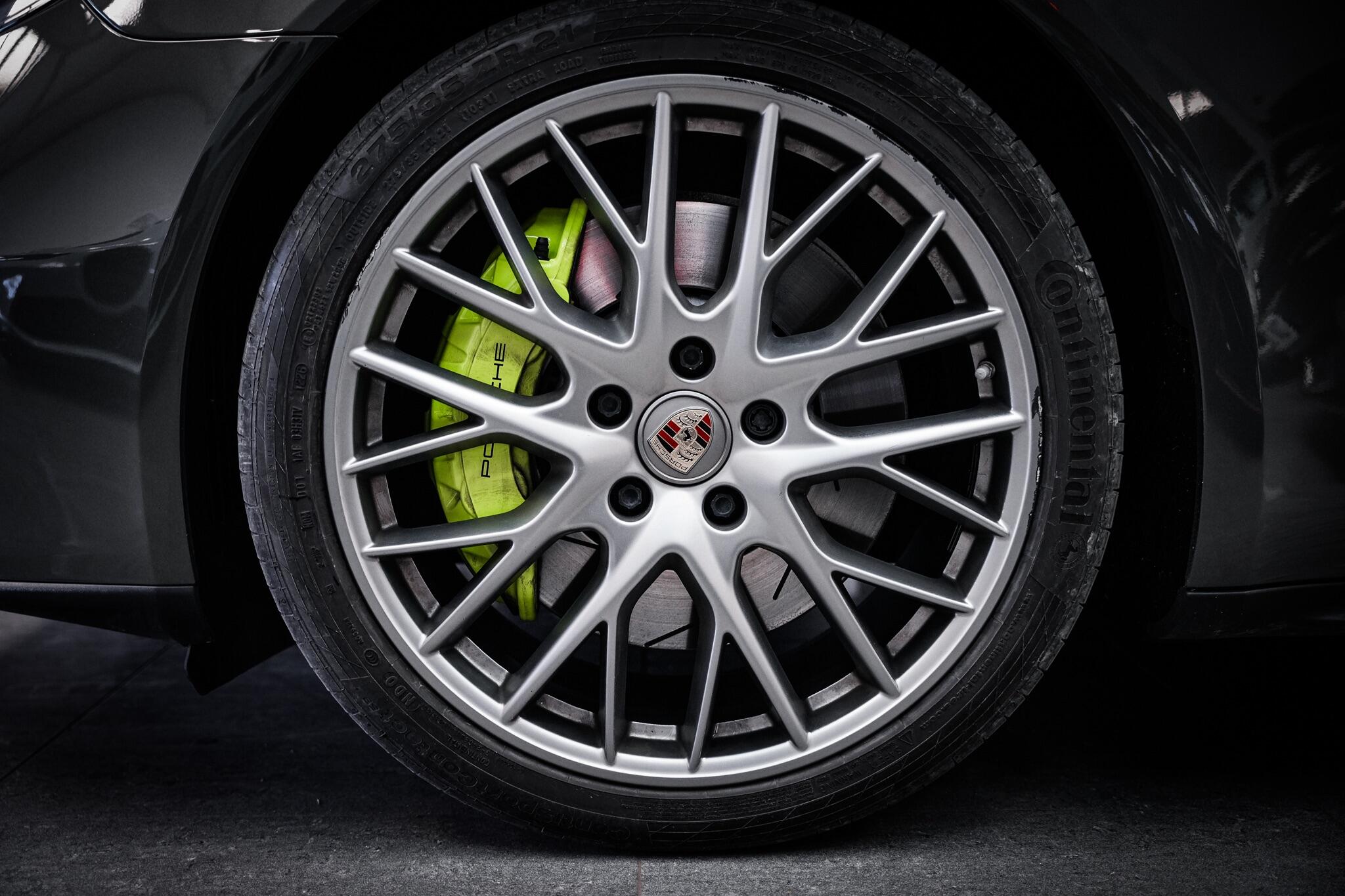 Porsche Panamera view 30
