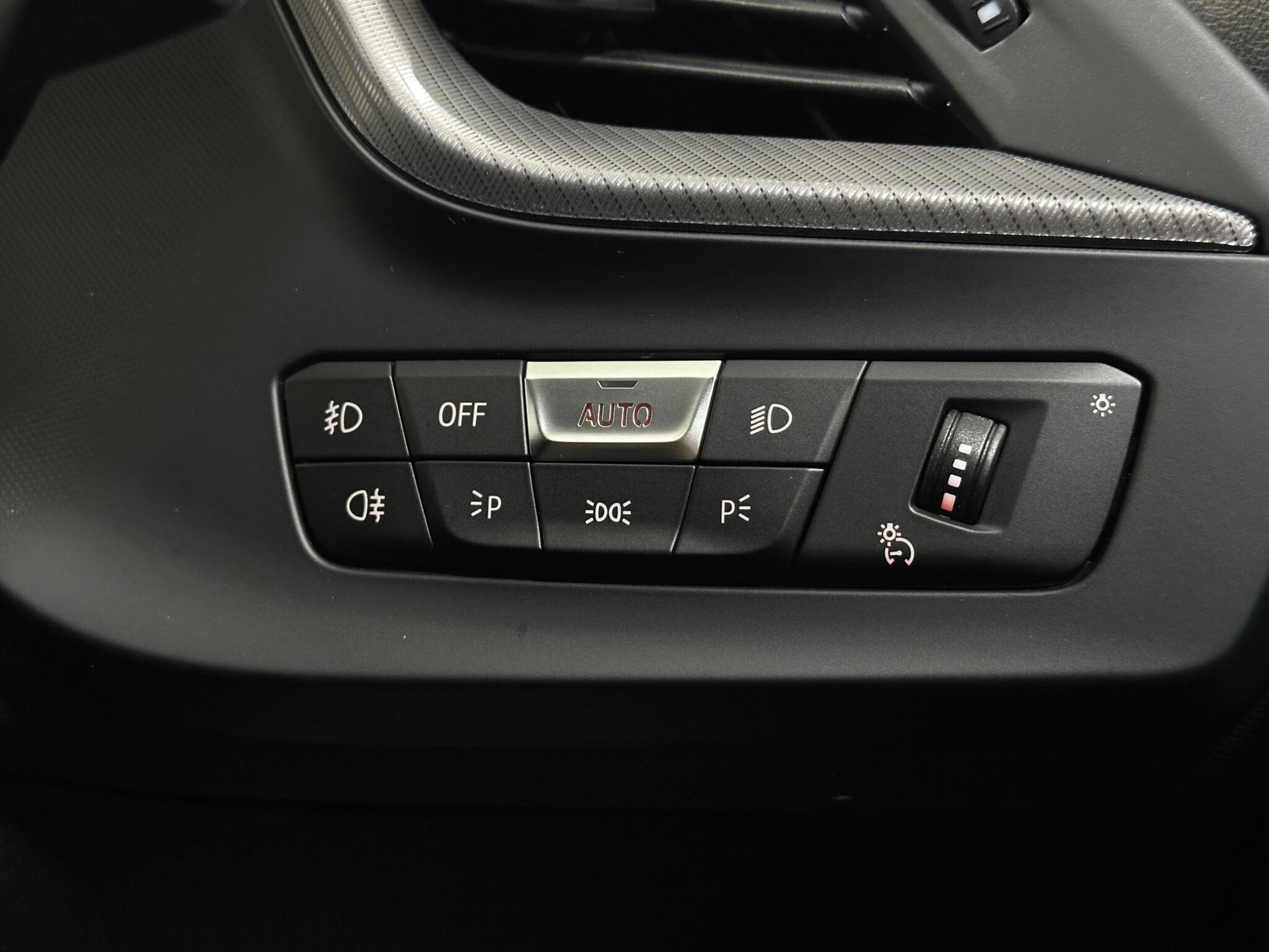 BMW 1 Series view 18