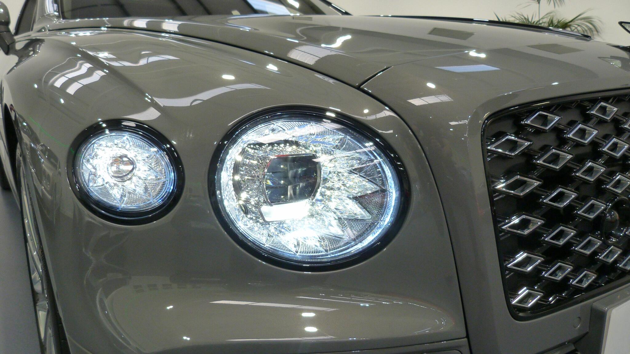 Bentley Flying Spur view 47